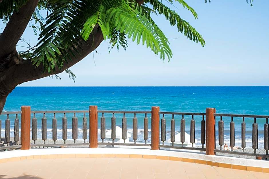 Bungalows Side Shore