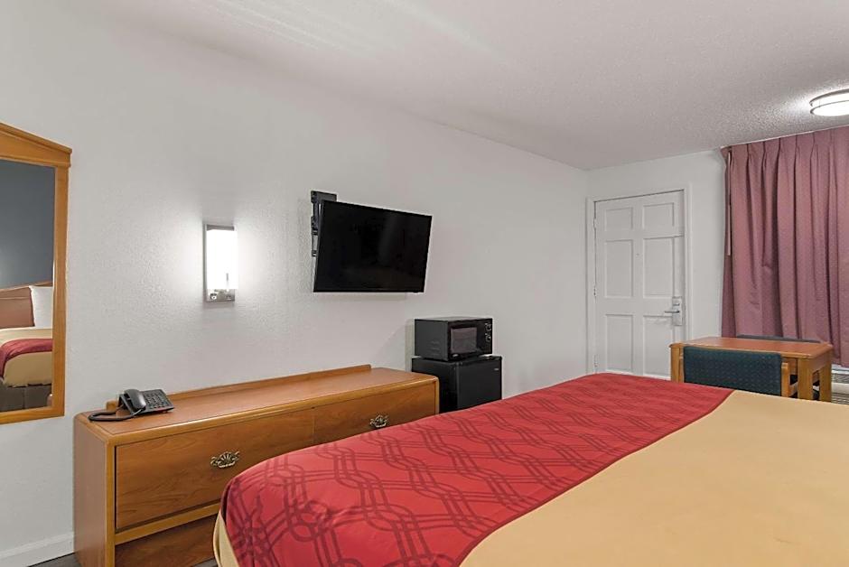 Econo Lodge Calhoun North Damascus