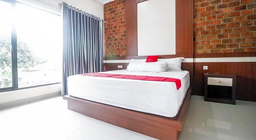RedDoorz Plus near Kualanamu Airport Medan