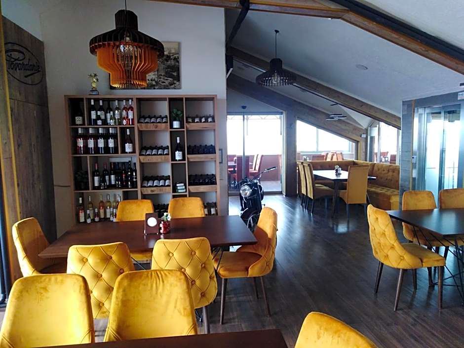 Atlas City Center Hotel