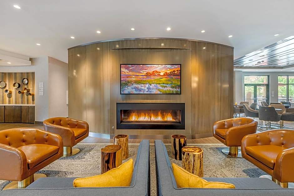 DoubleTree by Hilton Charleston Riverview