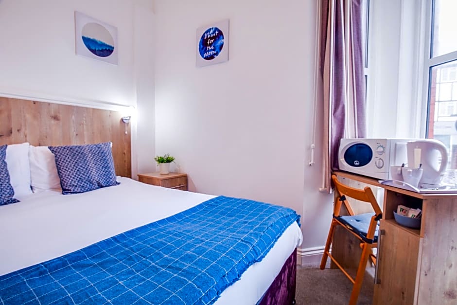 OYO TamTam Acton Hotel