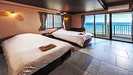 Ocean View Twin Room [Non-Smoking] [Twin room] [Non-smoking] [Nightlife view] [Ocean view]