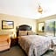 Carriage House Condominiums by All Seasons Resort Lodging