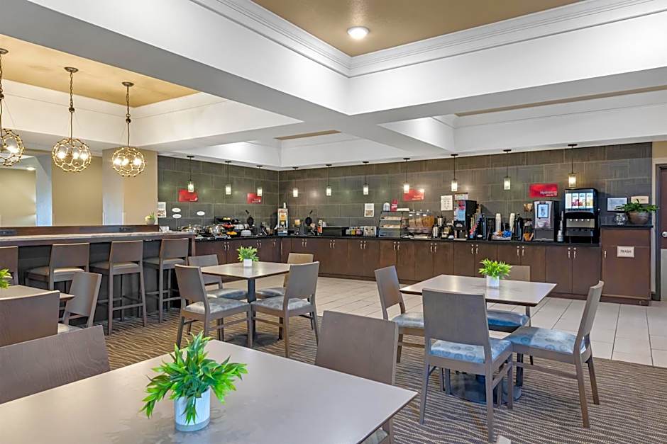 Best Western Plus Overland Inn
