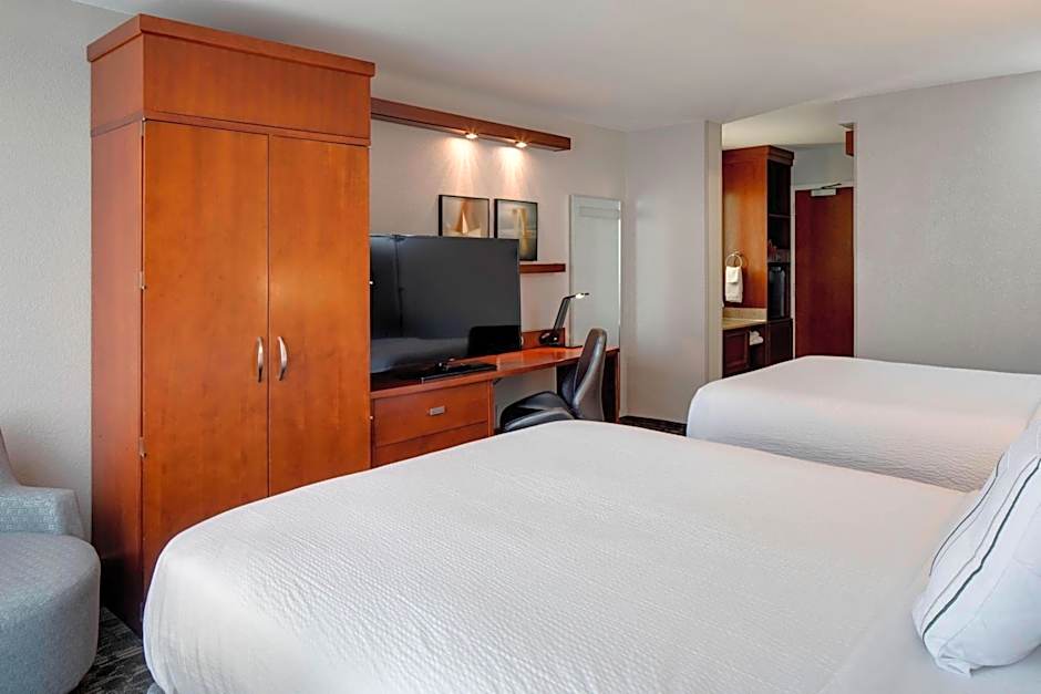 Courtyard by Marriott Boston Logan Airport