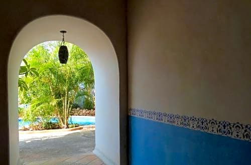 Hotel Medio Mundo