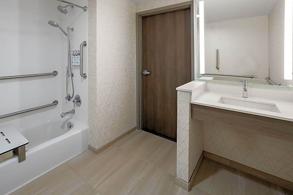 Holiday Inn Express And Suites Waynesboro East By IHG