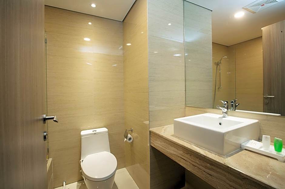 Louis Kienne Cikarang Hotel & Service Apartment 