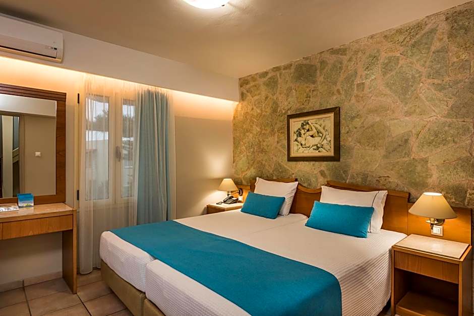 Elotis Suites