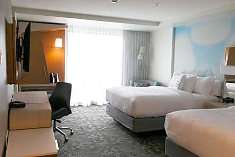 Queen Room with Two Queen Beds - Hearing Accessible