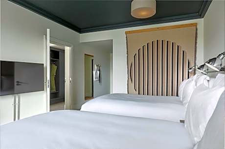 Studio Extra + Studio Double Double