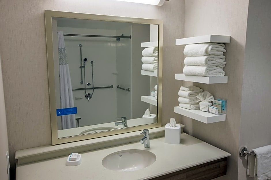 Hampton Inn by Hilton Amesbury, MA