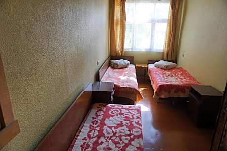 Single Bed in Male Dormitory Room with Shared Bathroom