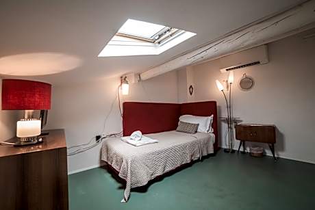 Single Room with Private External Bathroom