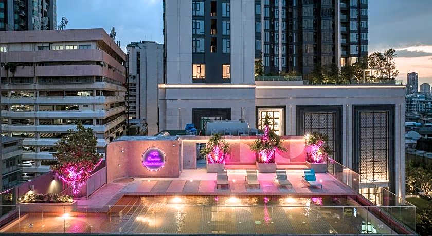 The Quarter Ratchathewi  by UHG