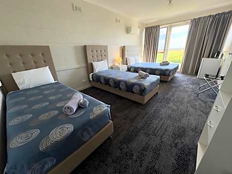 Tailem Bend Riverside Hotel