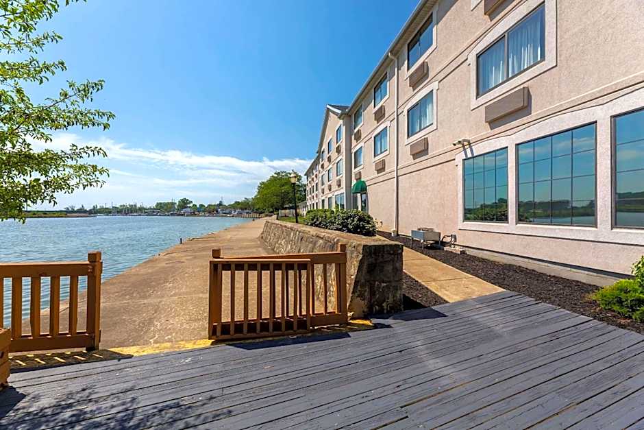 Comfort Inn River's Edge
