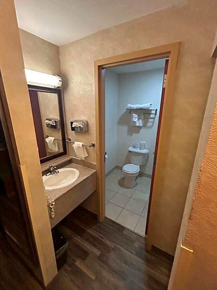 Quality Inn and Conference Center Greeley Downtown