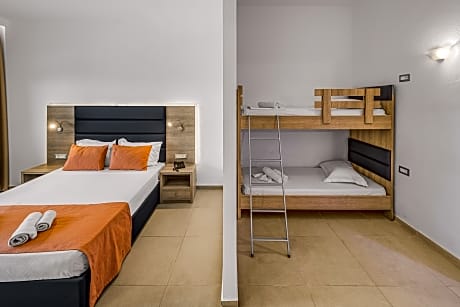 FAMILY ROOM SEA VIEW