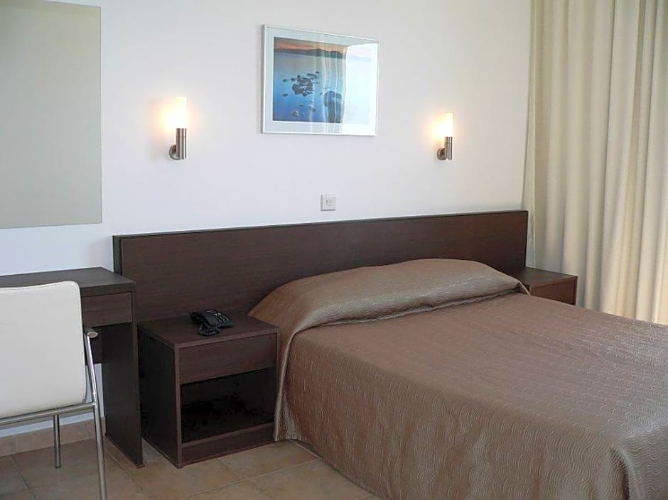 Costantiana Beach Hotel Apartments