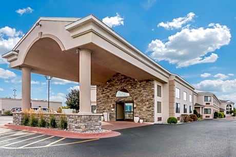 Comfort Inn Ludington near US-10