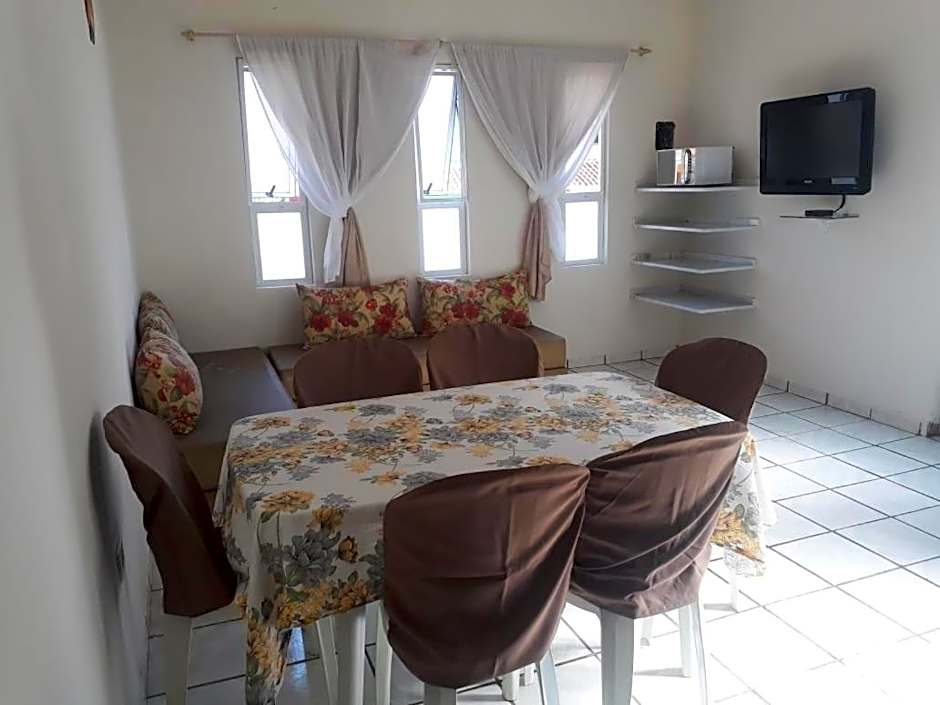 Casas em Condomínio próximo da praia com 2 dormitórios, churrasqueira e 3 vagas de garagem