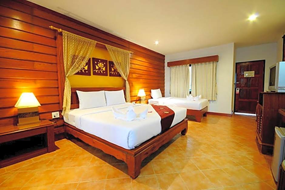 Photo 1 of 4 of Superior 1 Double Bed and 1 Twin Bed
