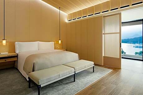 Lake Chuzenji View, Suite, 1 King, Sofa bed, Balcony
