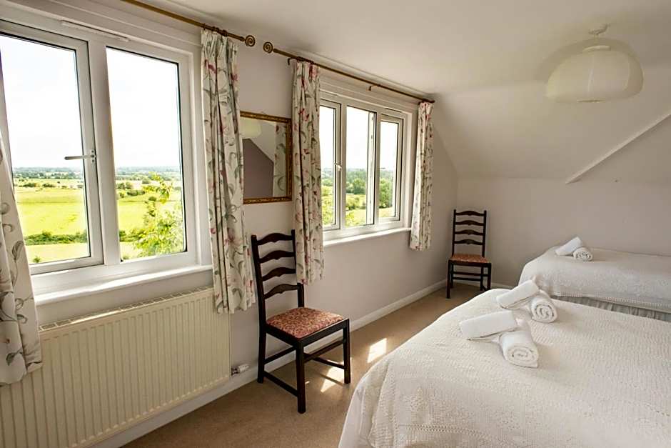 Healing Waters Sanctuary, Peaceful Retreat House, Glastonbury