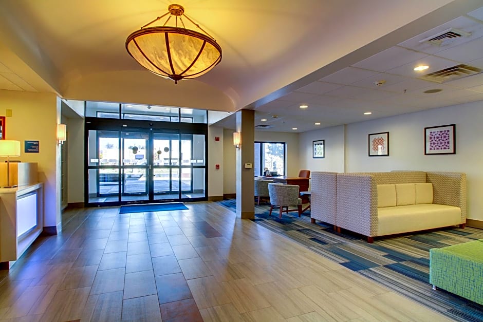 Holiday Inn Express Milwaukee N-Brown Deer/Mequon By IHG