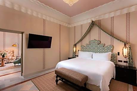 Junior One-Bedroom Super King Suite