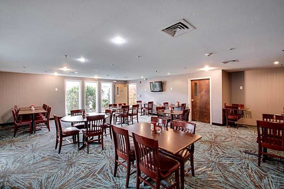 Best Western Plus The Inn At Hampton