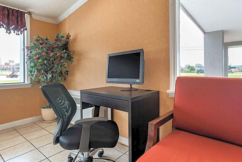 Econo Lodge Oxford near Choccolocco Park