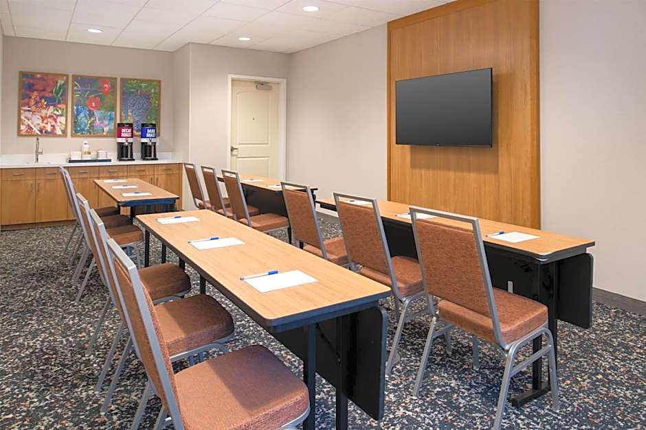 Hampton Inn By Hilton & Suites Redding