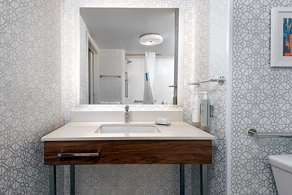 Hampton Inn By Hilton & Suites Charlottesville-At The University