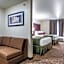 Cobblestone Hotel & Suites - Hutchinson