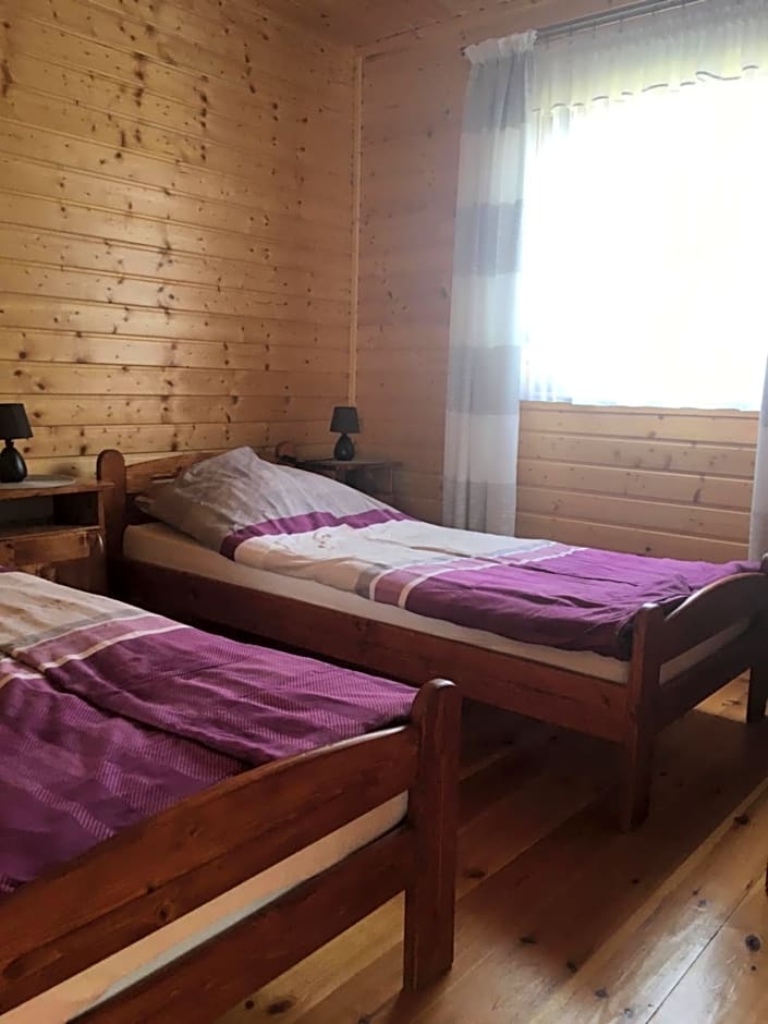 Domki Letniskowe "TROPIK"