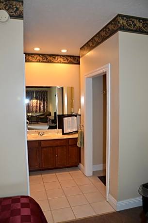 Deluxe Room with Two Queen Beds