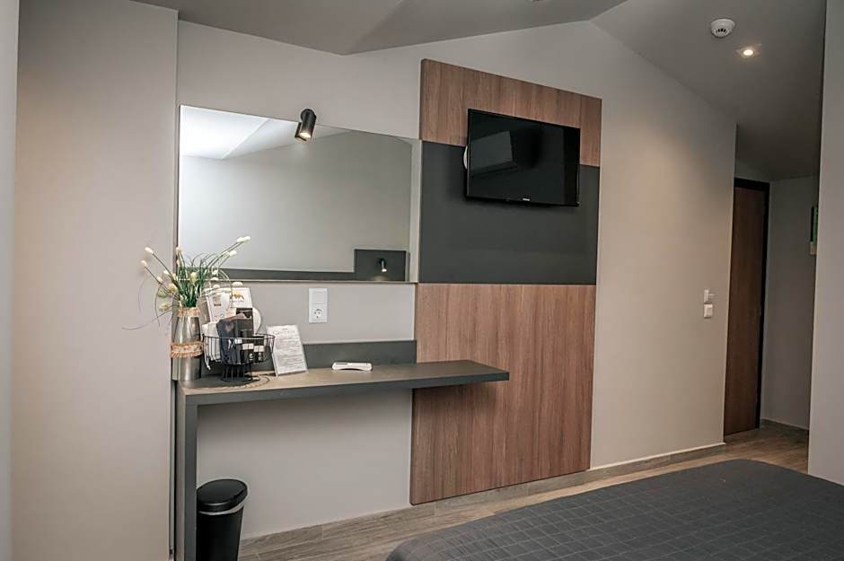 Elizabeth Queen Luxury Rooms