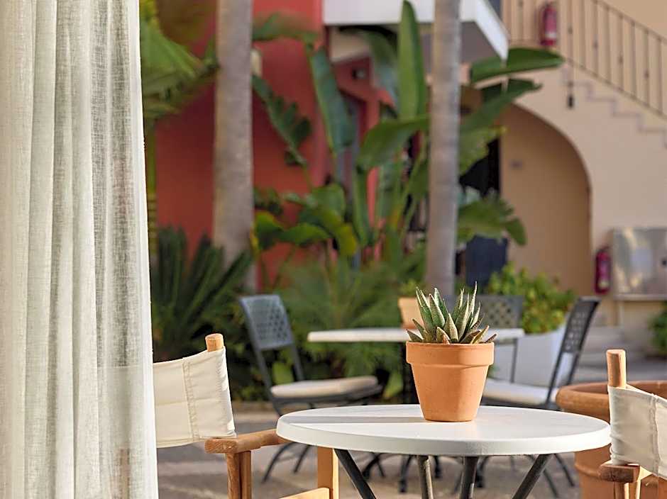 Grecotel Plaza Beach House