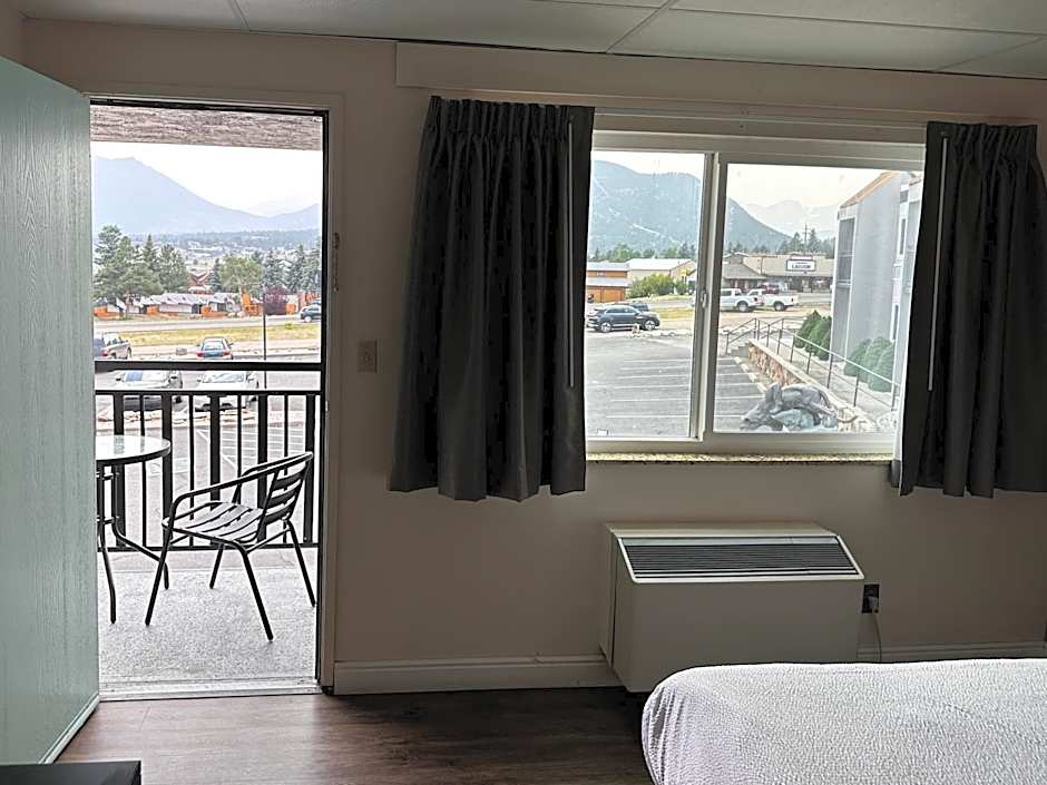 Expedition Lodge Estes Park at Rocky Mtn National Park