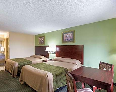 Queen Room with Two Queen Beds - Non-Smoking