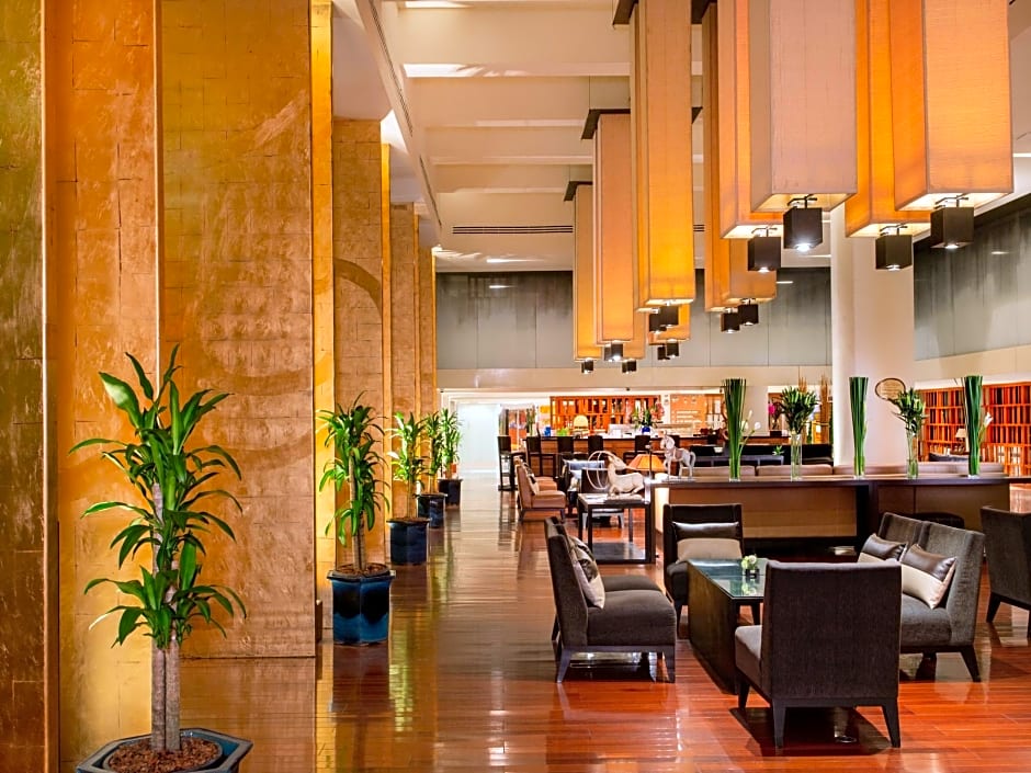 Ramada Plaza by Wyndham Bangkok Menam Riverside