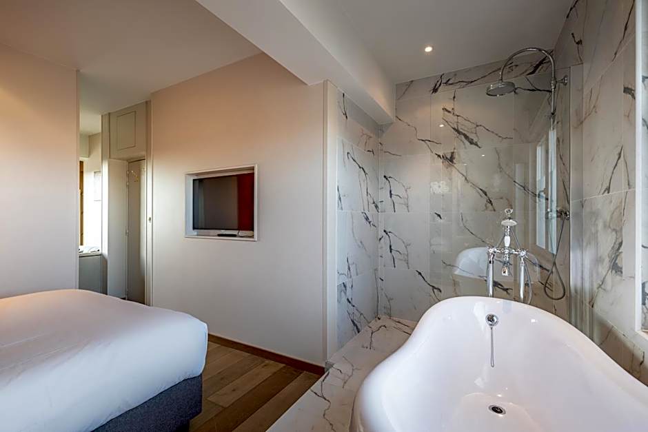 Hotel Carlton