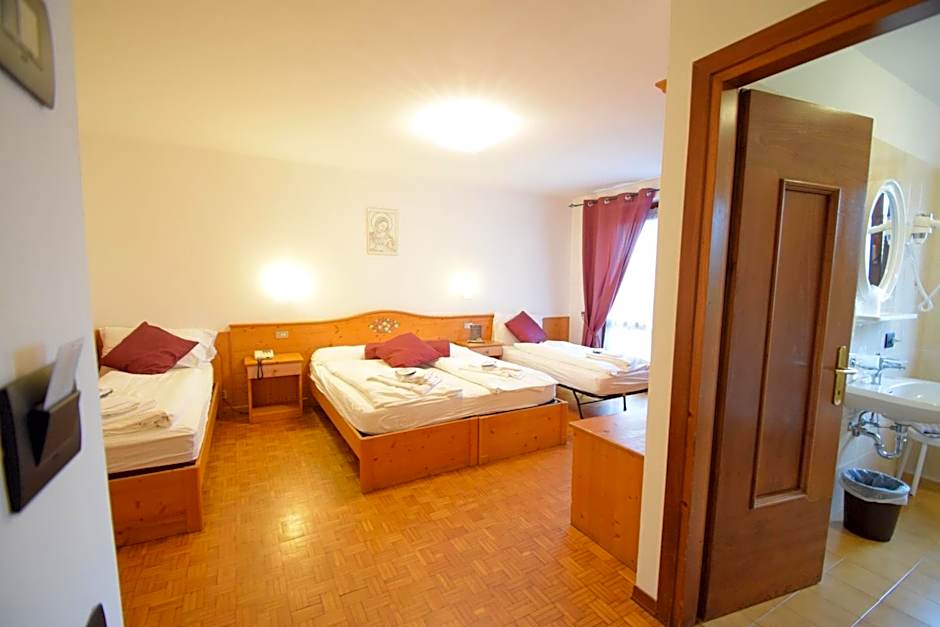 Albergo Miravalle-Tre Cime Views