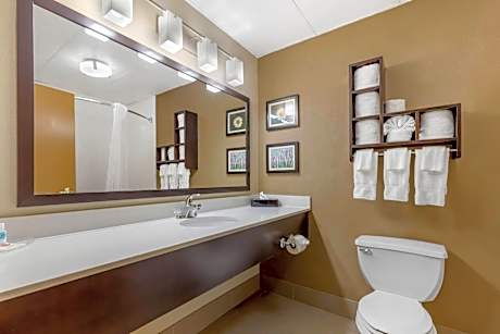 Queen Suite with Two Queen Beds - Non-Smoking