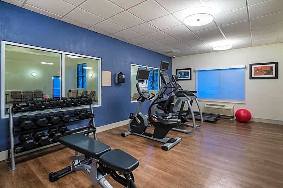 Holiday Inn Express & Suites Rocky Mount Smith Mountain Lake By IHG