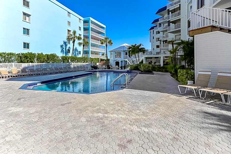 Beach Palms- Unit 102