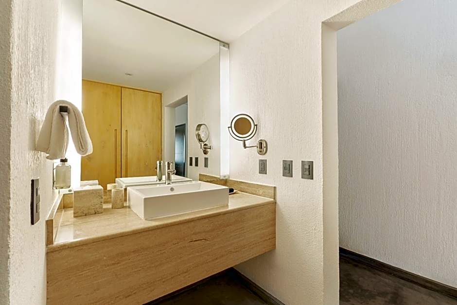 Bahia Hotel And Beach Club